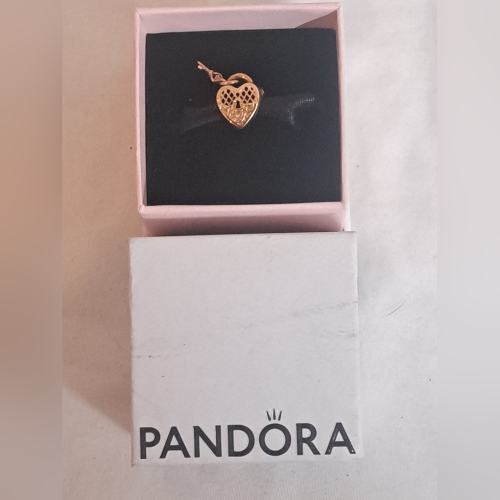 Pandora Rose Heart Lock & Key Charm - Picture 3 of 7